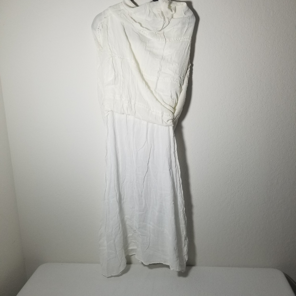 Elegant Tiered White Sleeveless Dress - Picture 3 of 5
